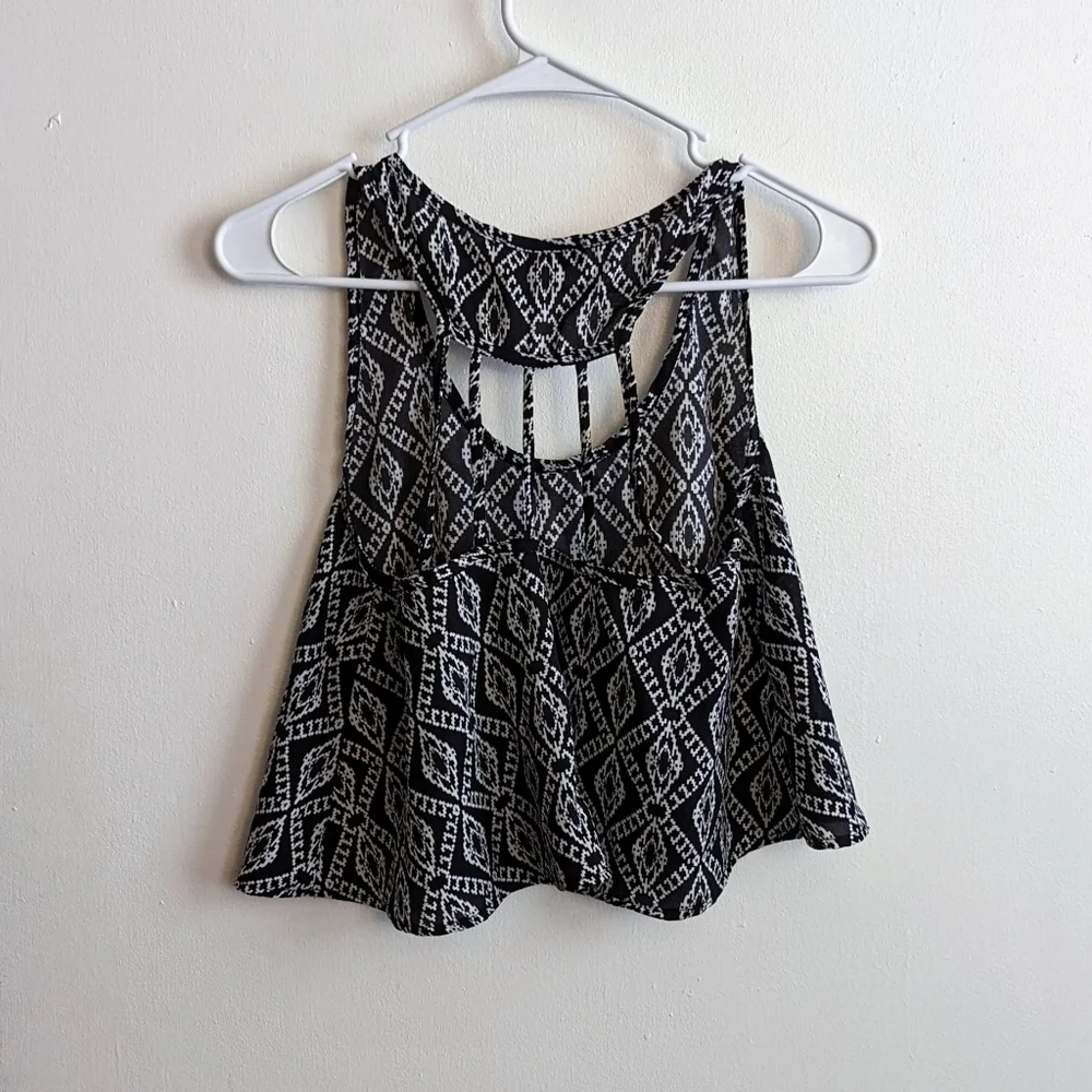 Deb Flowy Cropped Top - Picture 3 of 5